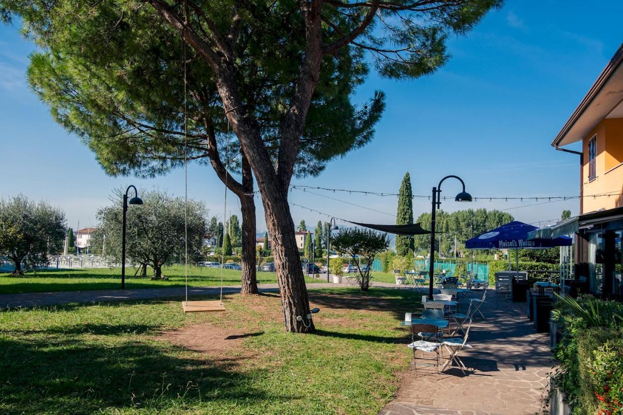 La Casa Sul Porto - Italian Homing Apartment Sirmione Bagian luar foto
