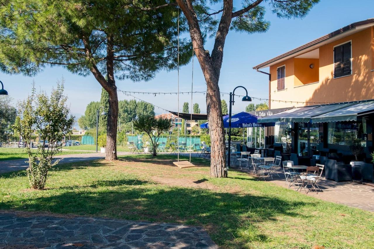 La Casa Sul Porto - Italian Homing Apartment Sirmione Bagian luar foto